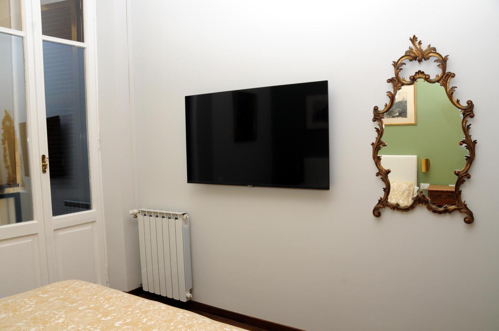 A Casa Di Lu, Al Colosseo - Guest House Рим Екстер'єр фото