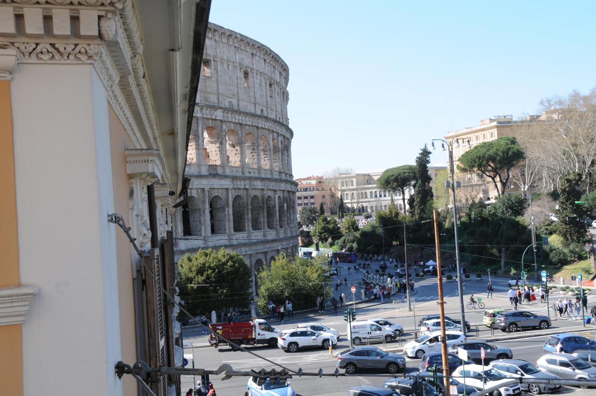 A Casa Di Lu, Al Colosseo - Guest House Рим Екстер'єр фото