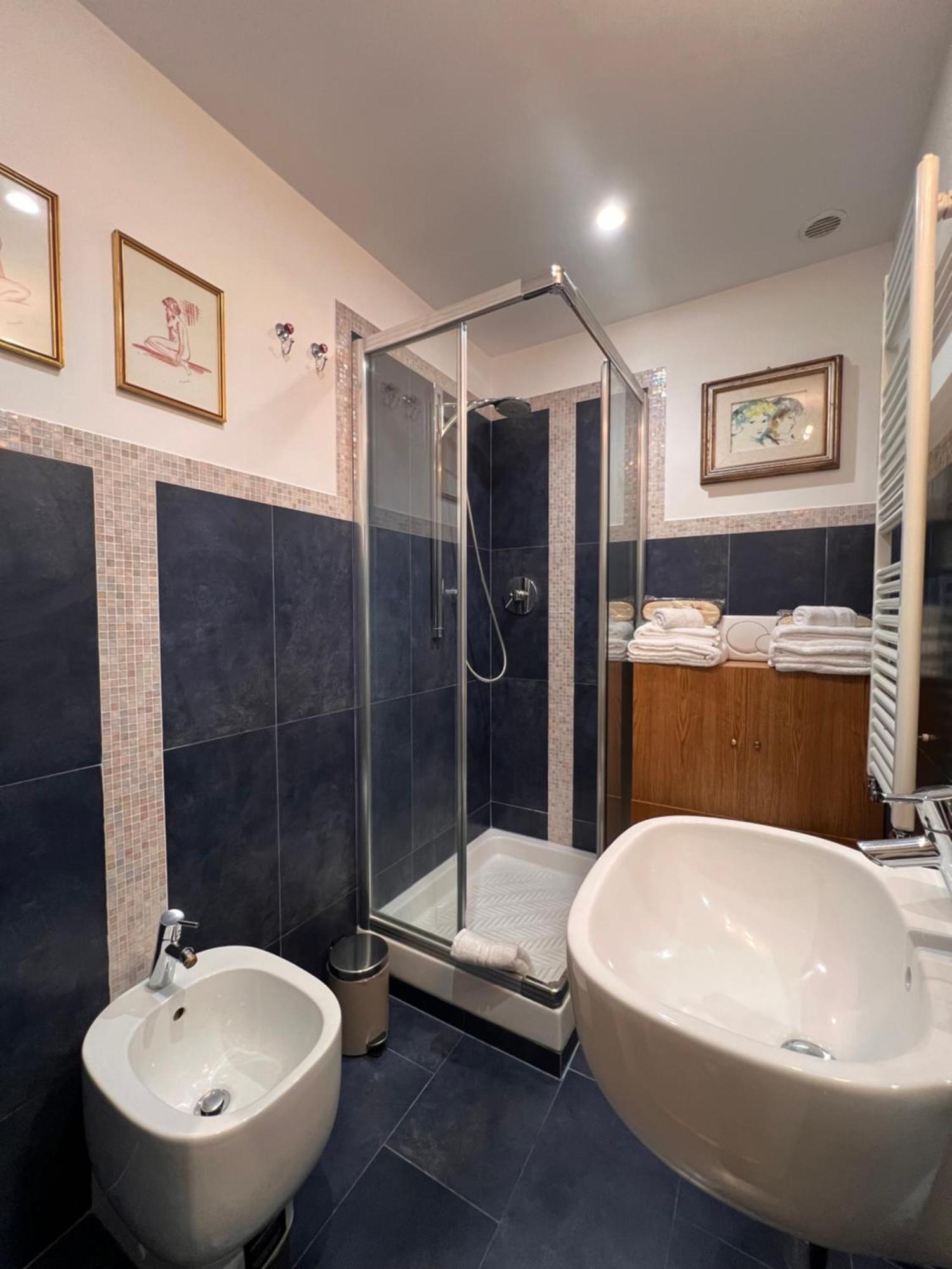 A Casa Di Lu, Al Colosseo - Guest House Рим Екстер'єр фото