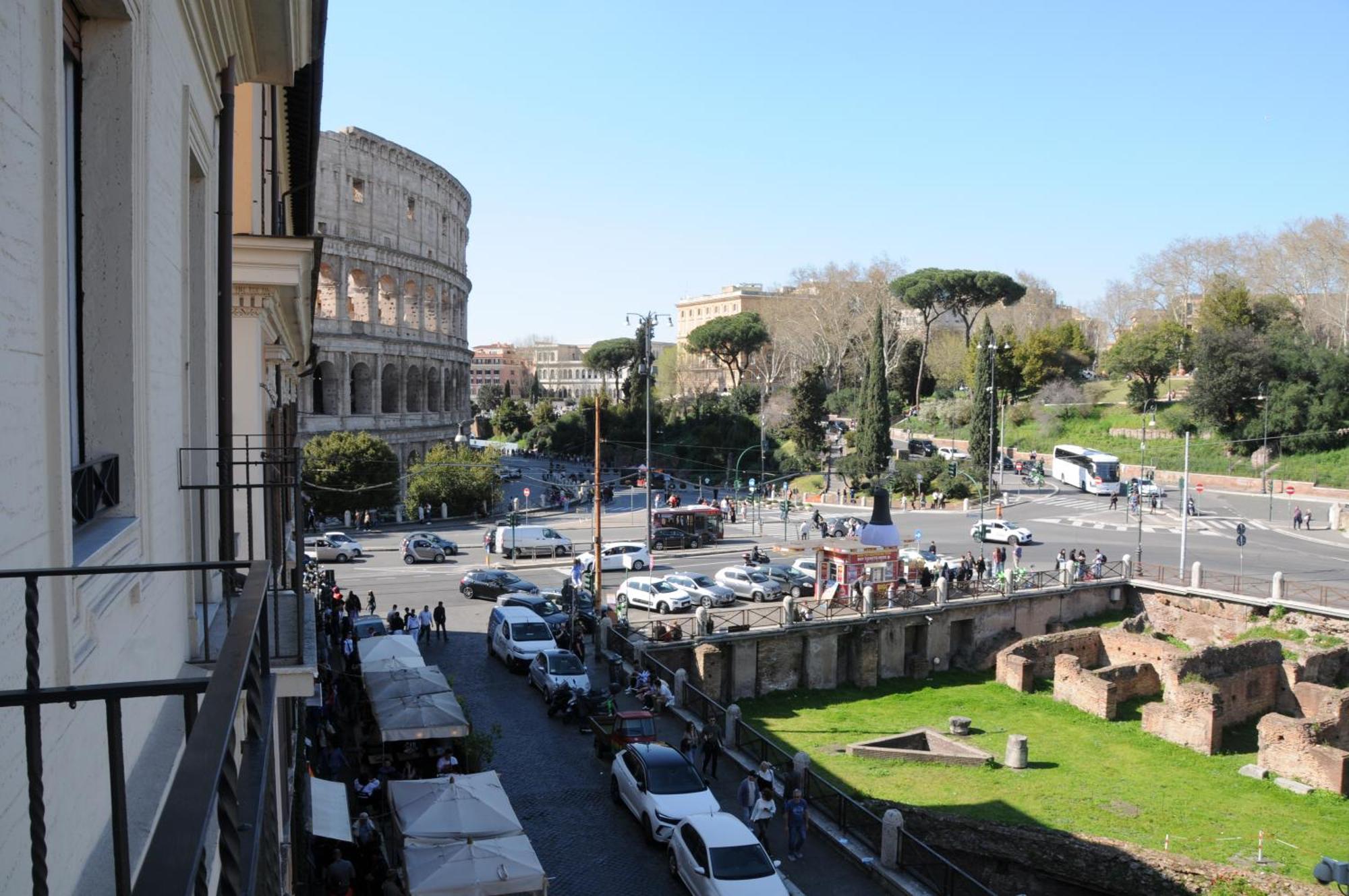 A Casa Di Lu, Al Colosseo - Guest House Рим Екстер'єр фото