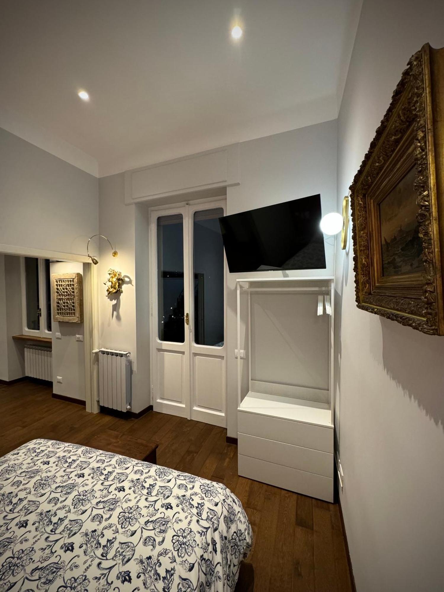 A Casa Di Lu, Al Colosseo - Guest House Рим Екстер'єр фото